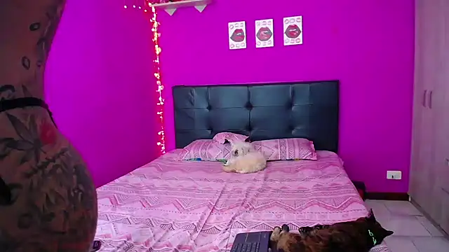 Zaratattoox online show from December 20, 2024, 2:08 am