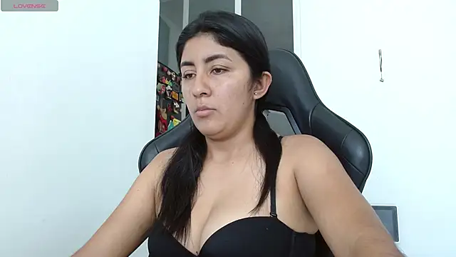 danna peterson1 online show from November 14, 2025, 7:45 pm