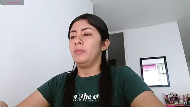 danna peterson1 online show from December 4, 2025, 8:28 pm