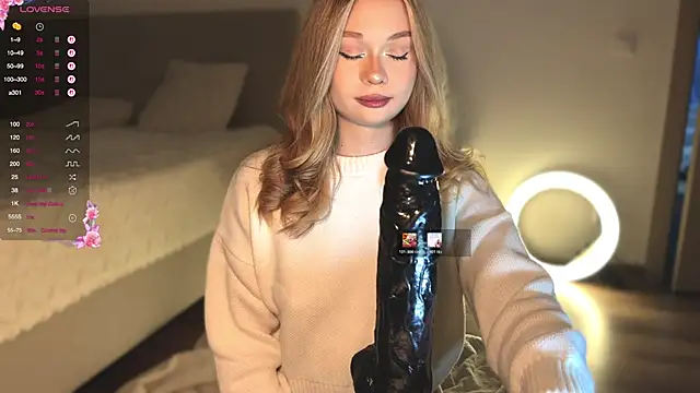 Snapshot of diaanona chatting on February 16, 2026, 9:33 pm diaanona online show from February 16, 2026, 9:33 pm