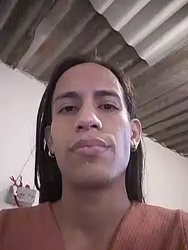 AlexaWarner online show from December 5, 2025, 6:26 pm