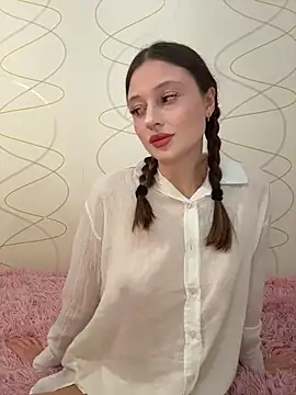 Snapshot of Kimsweet7 chatting on November 5, 2025, 5:57 pm Kimsweet7 online show from November 5, 2025, 5:57 pm