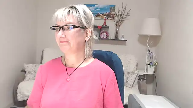 FleurMays online show from October 5, 2025, 5:50 am