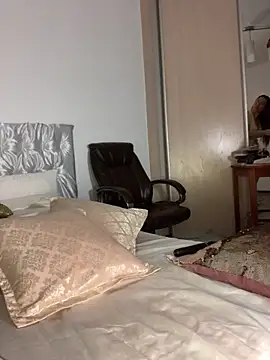Goddess Squirt  online show from June 24, 2026, 11:04 pm