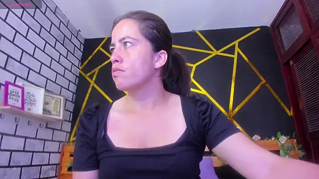 kathina giraldo online show from December 18, 2024, 12:51 pm