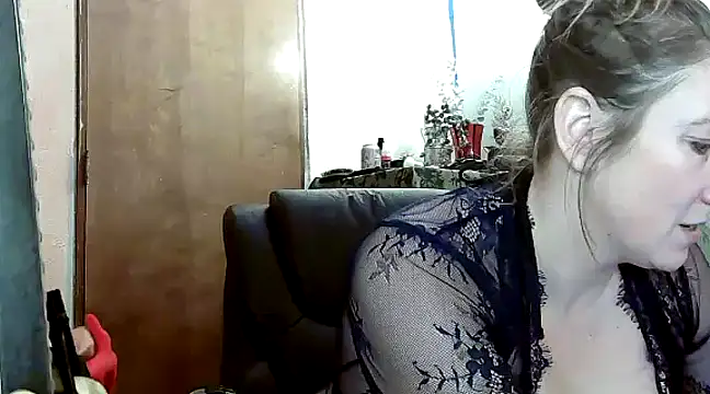 lilyhornyhousewife online show from December 16, 2024, 4:55 am