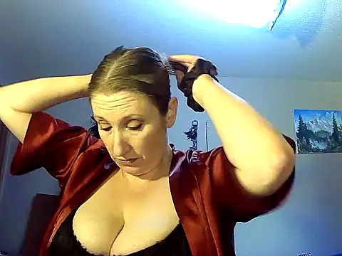 lilyhornyhousewife online show from January 31, 2025, 2:04 am