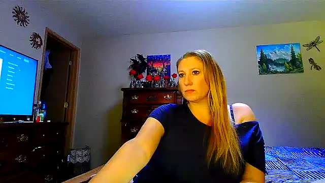 lilyhornyhousewife online show from February 2, 2025, 12:35 pm