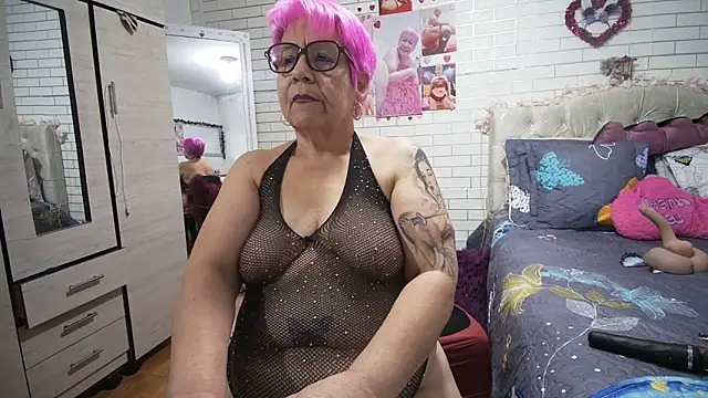 maturehot 65 online show from February 19, 2026, 11:01 pm