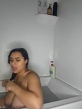 cinnaminnie online show from March 3, 2026, 6:03 pm