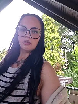 Jujuicy 97 online show from June 5, 2026, 8:09 am