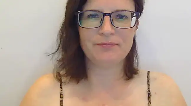 Snapshot of CrimsonMistress chatting on January 14, 2025, 12:11 am CrimsonMistress online show from January 14, 2025, 12:11 am