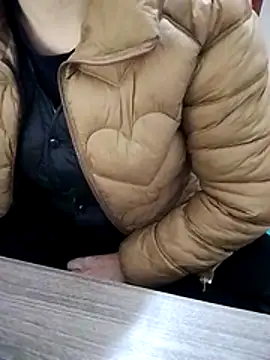 JasminePham online show from November 28, 2025, 1:08 am