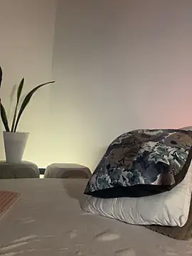 paula perez09 online show from October 9, 2025, 4:10 am