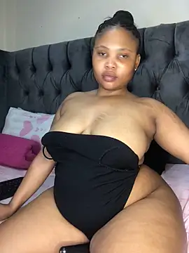 Snapshot of Anaelle24 chatting on February 27, 2026, 6:57 am Anaelle24 online show from February 27, 2026, 6:57 am