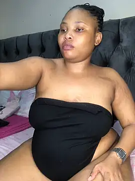 Snapshot of Anaelle24 chatting on February 28, 2026, 8:04 am Anaelle24 online show from February 28, 2026, 8:04 am