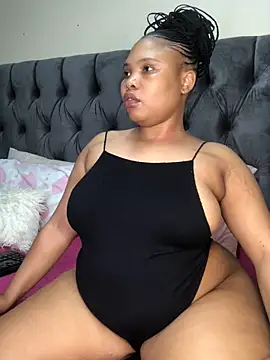 Snapshot of Anaelle24 chatting on June 8, 2026, 5:24 pm Anaelle24 online show from June 8, 2026, 5:24 pm