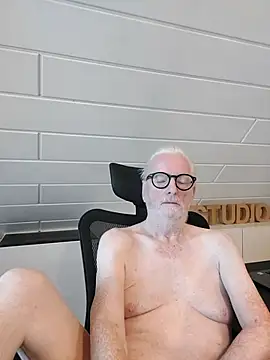 Greyhound70 online show from November 12, 2025, 10:04 am