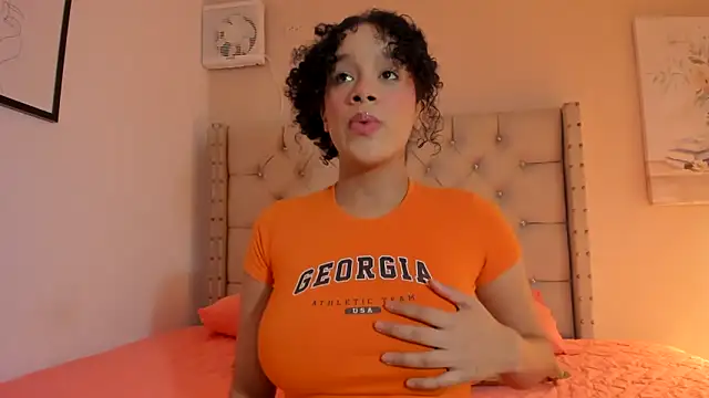 vanesasexyhot21 online show from December 22, 2025, 2:30 am