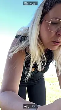 EmyLana online show from April 6, 2026, 2:29 pm