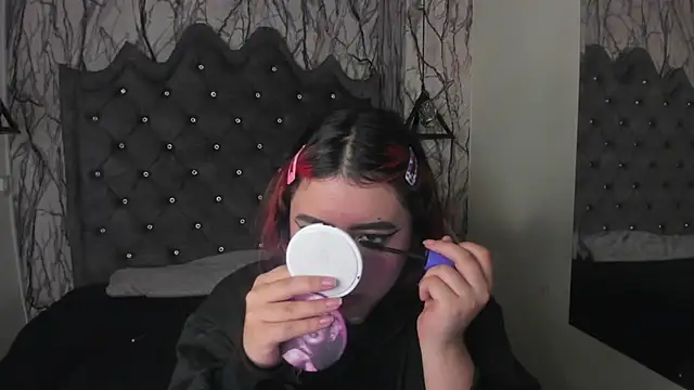 larissa01  online show from March 4, 2025, 3:11 am