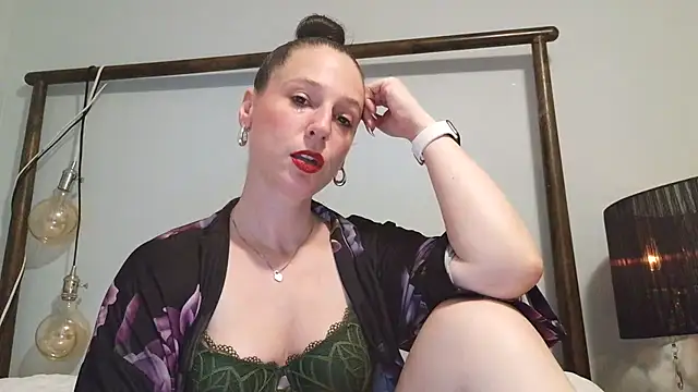 Audrey hotty online show from February 1, 2026, 2:32 am