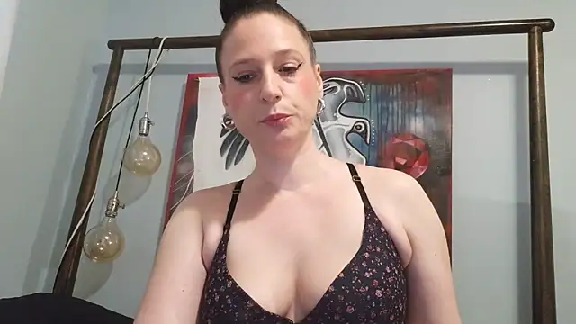 Audrey hotty online show from May 17, 2026, 11:01 pm
