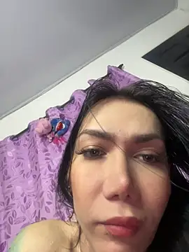 hellendollxxx online show from April 18, 2026, 8:40 am