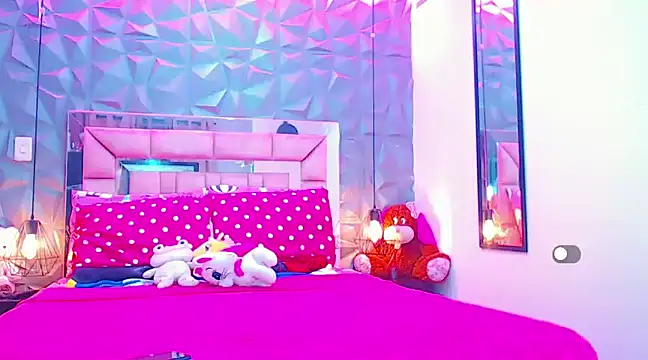 Snapshot of Doll_IvannaTs chatting on February 20, 2025, 10:59 pm Doll IvannaTs online show from February 20, 2025, 10:59 pm