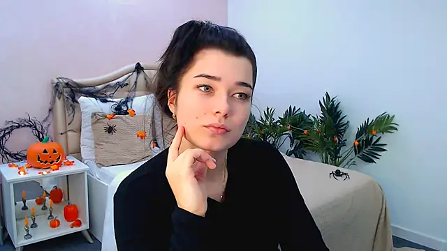  Sun Shy  online show from November 1, 2025, 8:44 pm