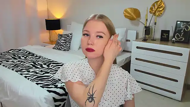 shy  lady online show from January 16, 2025, 6:27 pm