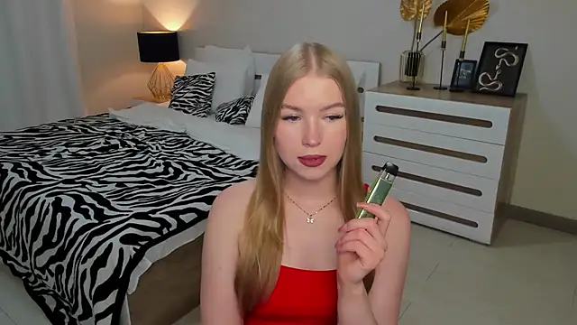 Snapshot of shy__lady chatting on June 14, 2026, 2:24 am shy lady online show from June 14, 2026, 2:24 am