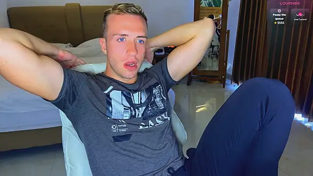 tommy cumfinger online show from April 18, 2026, 1:31 am