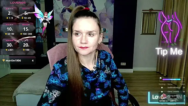 AriaGray online show from October 14, 2025, 1:39 am