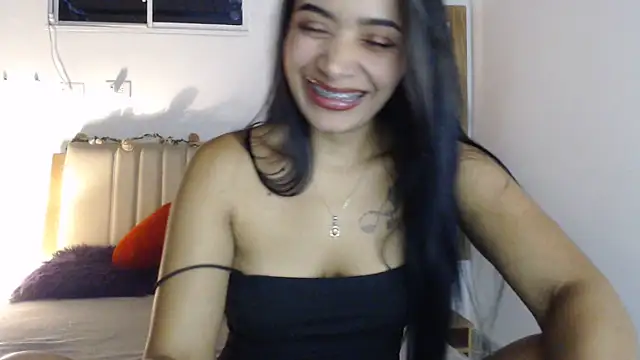 Snapshot of sabrina_brunette chatting on June 19, 2026, 4:28 am sabrina brunette online show from June 19, 2026, 4:28 am