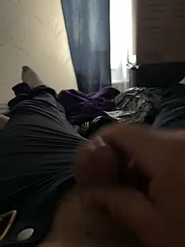 LeggyBus15 online show from April 6, 2026, 10:11 pm