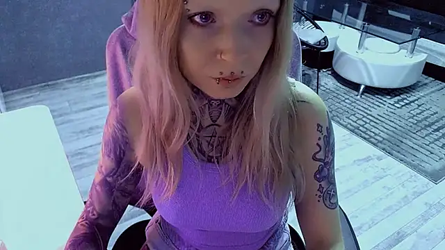 InesGold online show from April 18, 2026, 3:16 pm