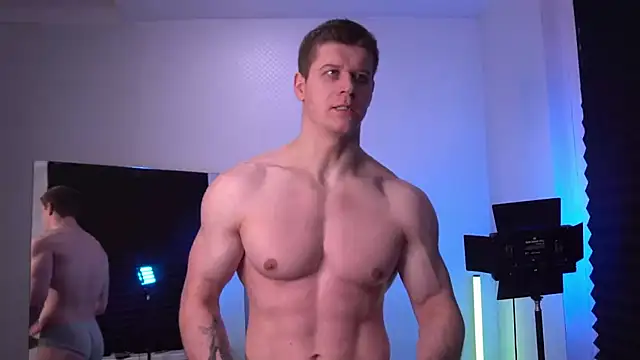 Bruno Banani online show from November 4, 2025, 3:55 pm