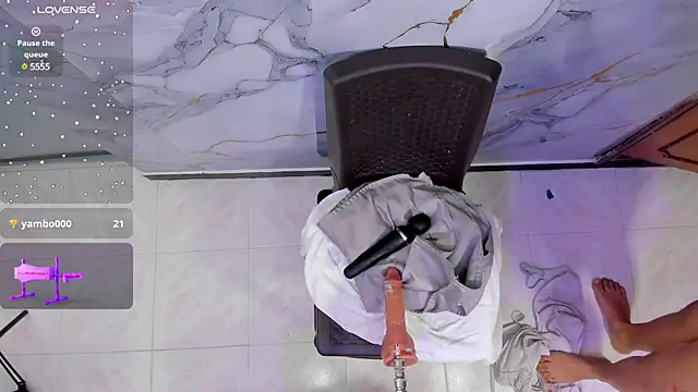 zyle boobs online show from March 23, 2025, 2:37 am