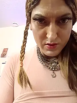 sissytrapdolly24 online show from October 1, 2025, 5:52 pm