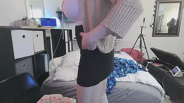 sissytrapdolly24 online show from October 27, 2025, 4:55 pm