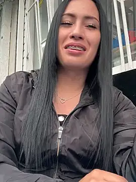 Snapshot of Sara_luna_ chatting on March 21, 2025, 10:39 pm Sara luna online show from March 21, 2025, 10:39 pm