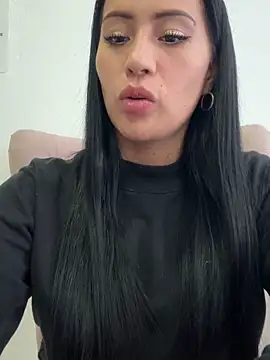 Sara luna  online show from February 18, 2026, 9:55 pm