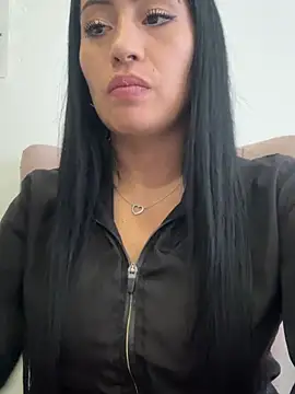 Sara luna  online show from February 19, 2026, 2:35 pm