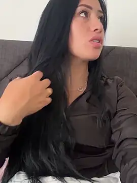 Sara luna  online show from March 5, 2026, 4:25 pm