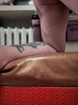 Snapshot of PierreNaked89 chatting on January 28, 2025, 2:32 am PierreNaked89 online show from January 28, 2025, 2:32 am