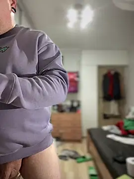 Snapshot of PierreNaked89 chatting on February 7, 2025, 12:42 am PierreNaked89 online show from February 7, 2025, 12:42 am