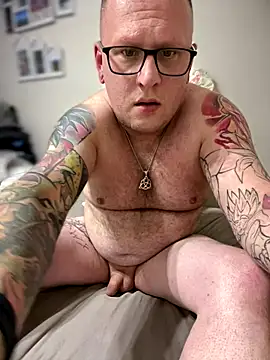 Snapshot of PierreNaked89 chatting on October 4, 2025, 9:46 pm PierreNaked89 online show from October 4, 2025, 9:46 pm