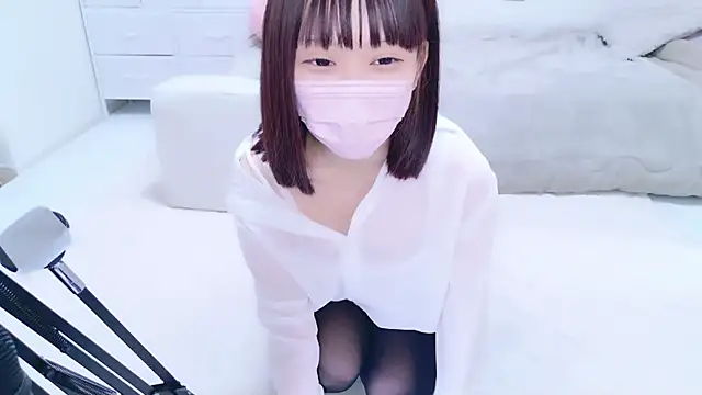 x-naru-x online show from October 3, 2025, 1:52 pm