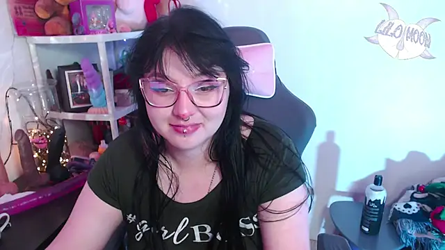 Snapshot of LiloMoon69 chatting on December 8, 2024, 6:54 am LiloMoon69 online show from December 8, 2024, 6:54 am